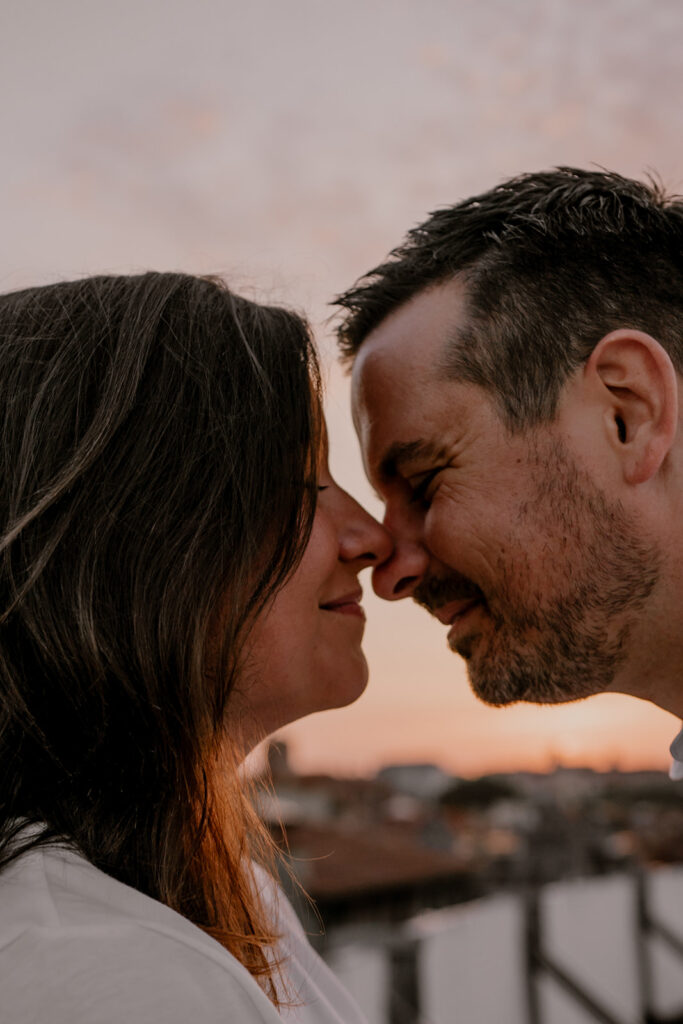 Charlotte Viguier photographe sociale poétique studio photo lumière naturelle Toulouse shooting reportage mariage elopement engagement lifestyle