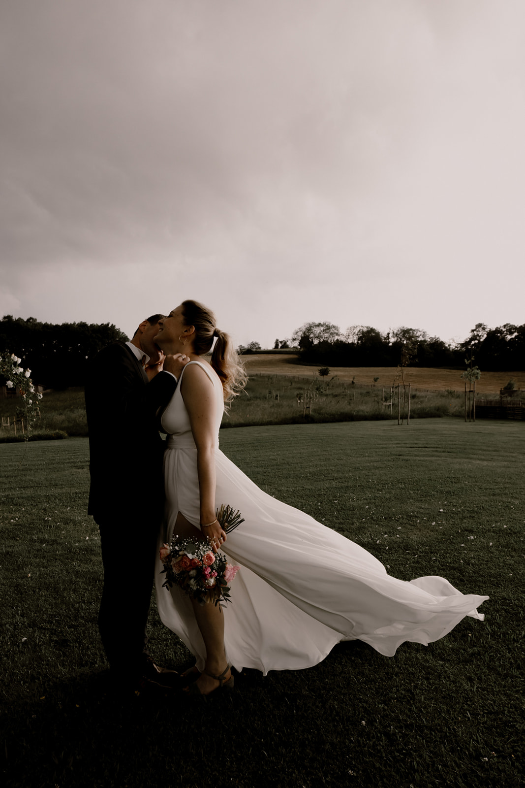 Charlotte Viguier photographe sociale poétique studio photo lumière naturelle Toulouse shooting reportage mariage elopement engagement lifestyle