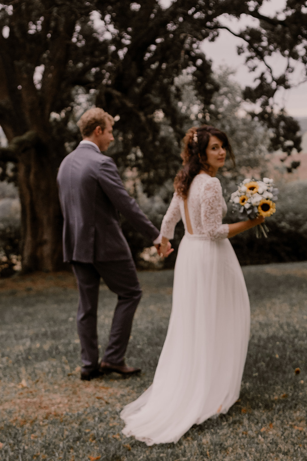 Charlotte Viguier photographe sociale poétique studio photo lumière naturelle Toulouse shooting reportage mariage elopement engagement lifestyle