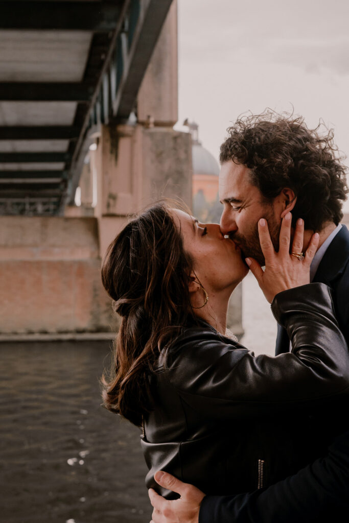 Charlotte Viguier photographe sociale poétique studio photo lumière naturelle Toulouse shooting reportage mariage elopement engagement lifestyle